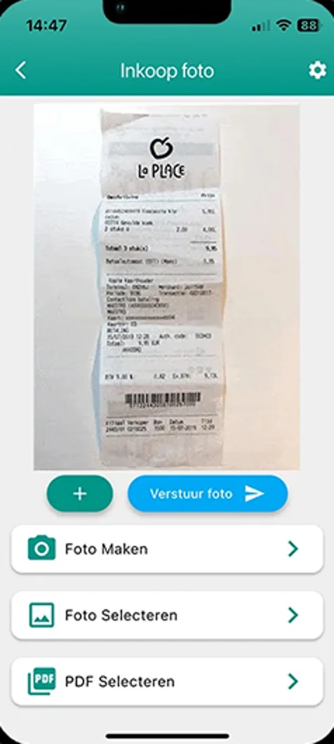 Myfinance-app met een gescande kassabon klaar om te versturen
